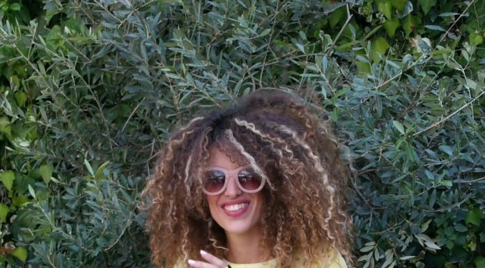 יוצרת אופנה