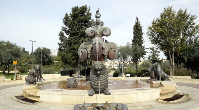 בעקבות הסיפורים