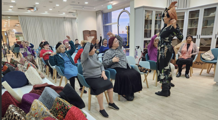 אירוע חגיגי לציון יום הכובע הבינלאומי בדיור מוגן נוה עמית אשכול