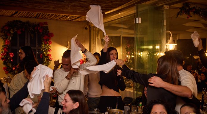 חגיגה יוונית | "הסלון היווני" מגיע לירושלים