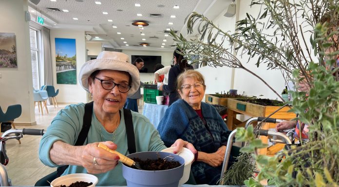 דיירי נוה עמית רמת אשכול חגגו את ט"ו בשבט בפעילות חווייתית וירוקה