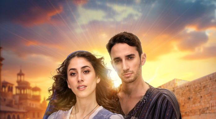 ״המחזמר אכן מביא לבמה חוויה בלתי נשכחת המשלבת היסטוריה, אומנות ומוזיקה״