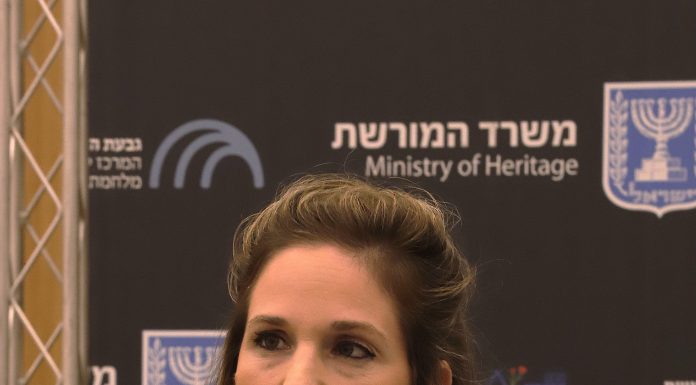 גיבורים ללא גלימה: "להתחבא בארון – גם זו גבורה"