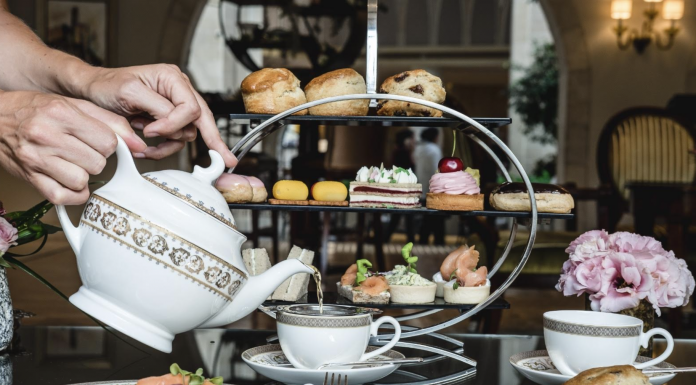 החורף הגיע וזו ההזדמנות המושלמת להנות מתה מנחה אלגנטי כמיטב המסורת במלון וולדורף אסטוריה ירושלים