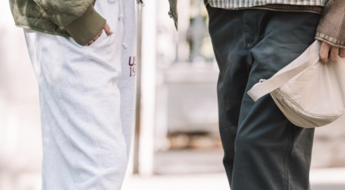 ATOOM- כשצועדים עם ומרגישים בלי