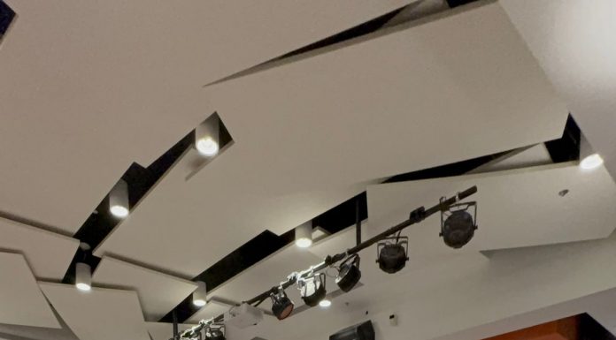 רגע של תרבות אור והרבה תקווה: להקת "הפרויקט" במופע מחול חגיגי מיוחד בנווה עמית רמת אשכול לכבוד חנוכה