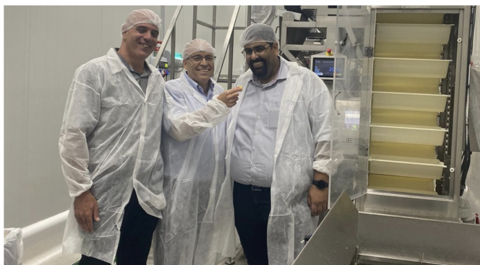 פורום דור ההמשך של התאחדות התעשיינים בסיור במפעלי "פרי טרי" בבית שמש