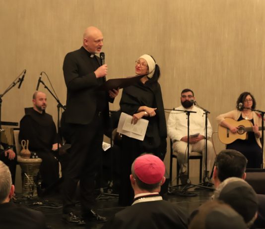 עם נציג וותיקן ושירה משותפת לכמרים, מוסלמים ורבנים ציינו 60 שנה להצהרה שסיימה את יחסי העוינות בין יהודים לנוצרים