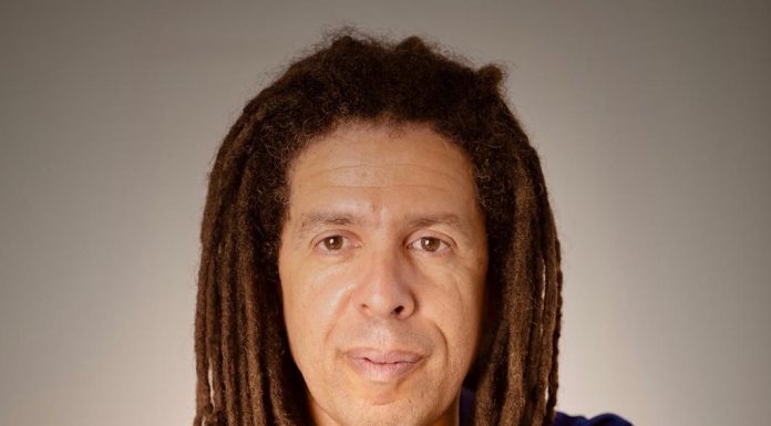 בית הקונפדרציה מארח את יוסי פיין עם "גם וגם" מופע הבכורה לשירי אלבומו החדש