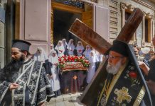 צליל המטה בסימטאות הריקות: יום שישי הטוב בירושלים