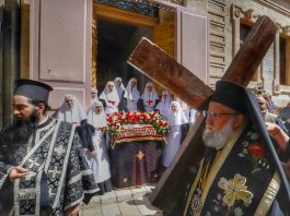 צליל המטה בסימטאות הריקות: יום שישי הטוב בירושלים