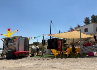חדש על השביל: עגלת הקפה של דיוויד וחנית בן דוד נפתחה בכניסה לעין פרת