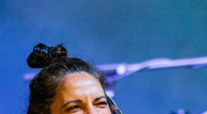 נאני וזאנה מגיעה לראשונה לבית הקונפדרציה עם “קפה אנדלוסיה”