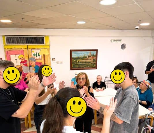 לקראת יום ירושלים: מפגש בין-דורי מרגש בדיור המוגן נופי מוצא