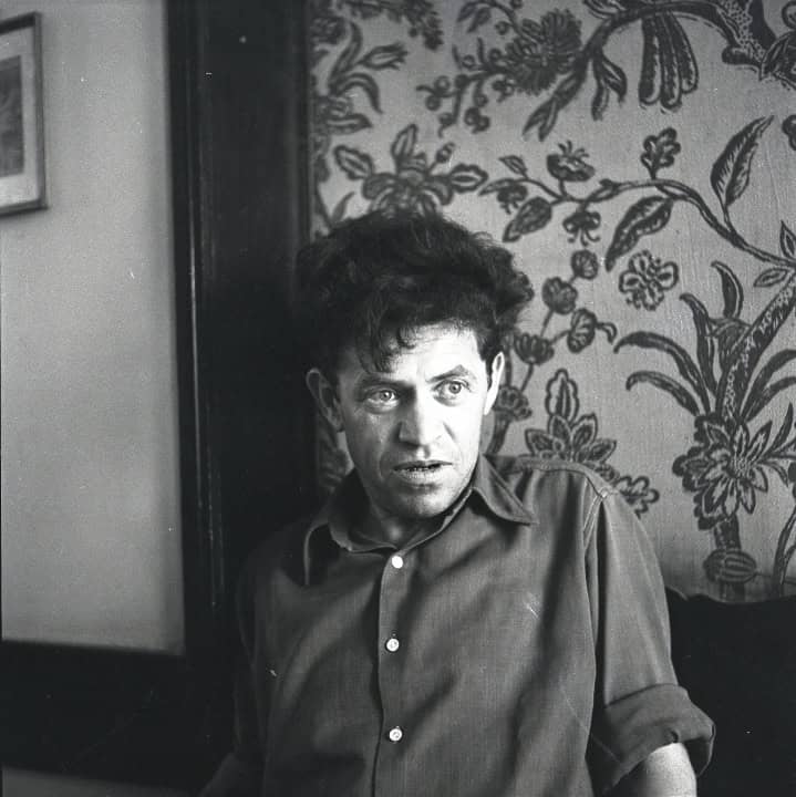 Amir_Gilboa_אמיר גלבע. צילום בוריס כרמי, אוסף מיתר הספרייה הלאומית, CC BY 4.0.