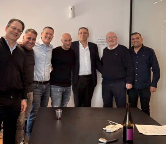 סופרבוס הסעים ותיור רוכשת את חברת "חבצלת הסעות" הירושלמית