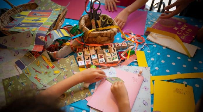 לפני הצלצול הראשון: בית אבי חי מזמין את ילדי כיתה א' לחגיגה של אותיות, סיפורים ודמיון