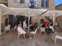 קפה בסמטה: יום שישי שאחרי ההכרזה על סגירה בימי שבת