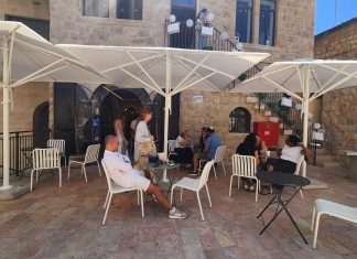 קפה בסמטה: יום שישי שאחרי ההכרזה על סגירה בימי שבת
