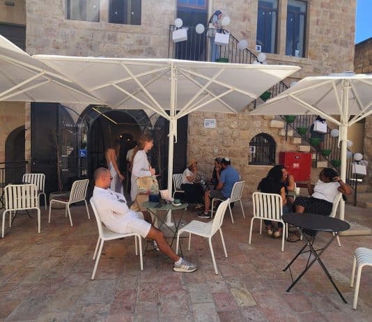 קפה בסמטה: יום שישי שאחרי ההכרזה על סגירה בימי שבת
