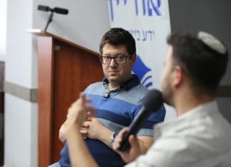 לא מגדל שן, לא מקהלת חצר: אנשי אקדמיה מימין ומשמאל יוצאים נגד "בגידת האינטלקטואלים'