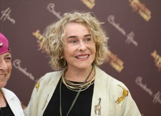 עפר, צבע וגלגול נשמות: המסע הבלתי ייאמן של ברברה היינס אל ליבה של ירושלים