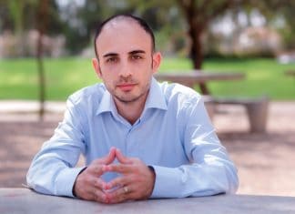 טראמפ, איראן וישראל: לאן הולך העולם? קתדרת דיור מוגן נופי מוצא פותחת את אירועי סתיו חורף 2026/7 ומזמינה את תושבי מבשרת ציון, מוצא והסביבה לסדרת הרצאות אקטואלית ומרתקת עם ד"ר יונתן פרימן, חוקר ומרצה אקדמי ומומחה ליחסים בינלאומיים ולתקשורת.
