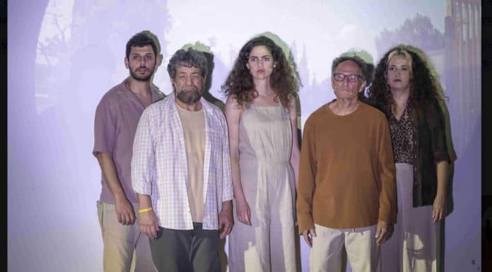 לציון 3 שנים לטבח"מקום לגור בו" הצגת הדגל של תיאטרון עוטף הנגב מגיעה לירושלים צילום אייל בריברם.